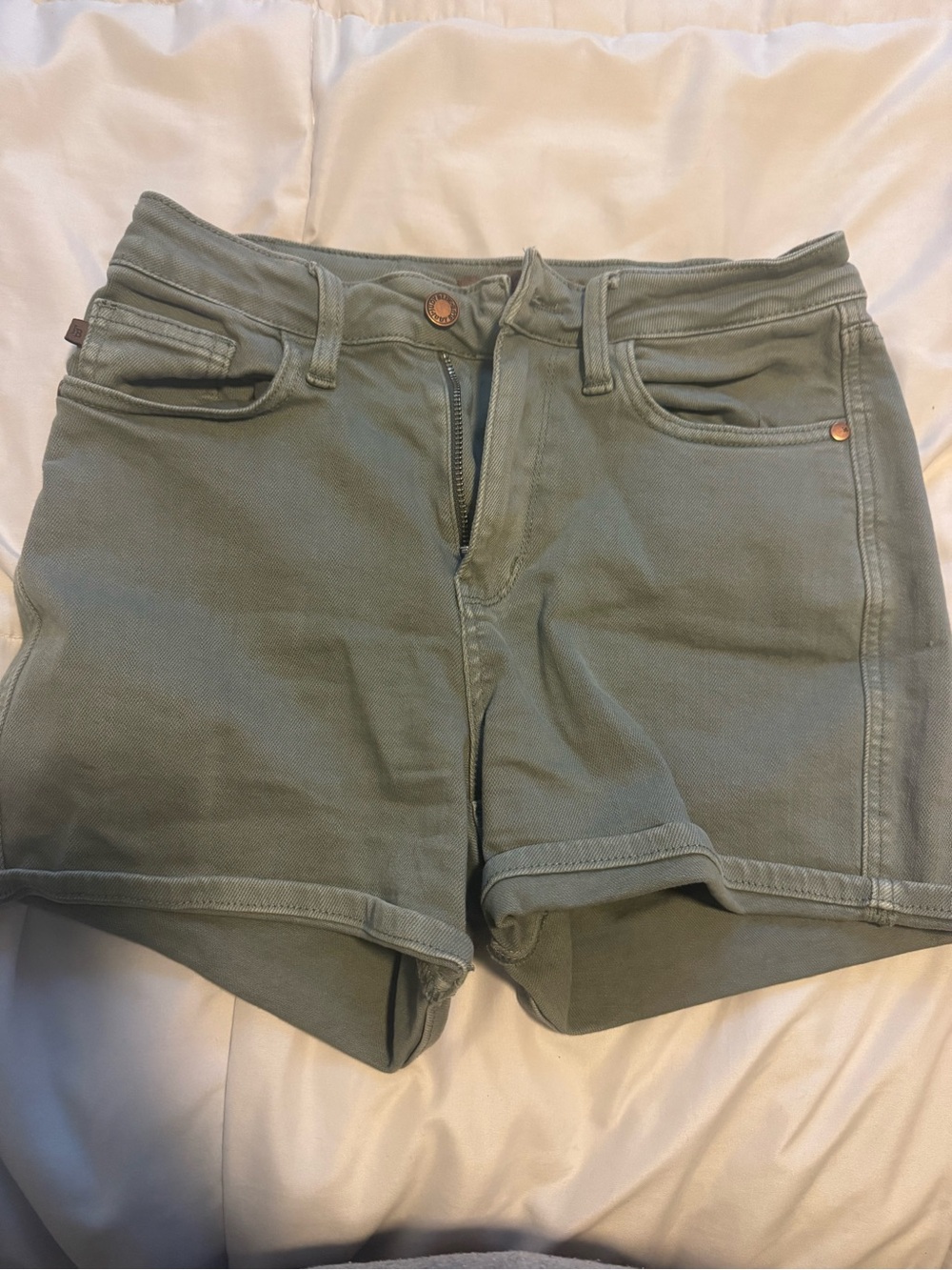 Judy Blue Olive Green High-Rise Denim Shorts SMALL (women’s 0-6 maybe 8)